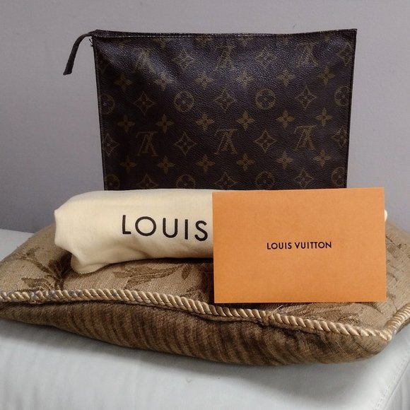 Authentic Louis Vuitton Monogram Toiletry 26 - Picture 10 of 10